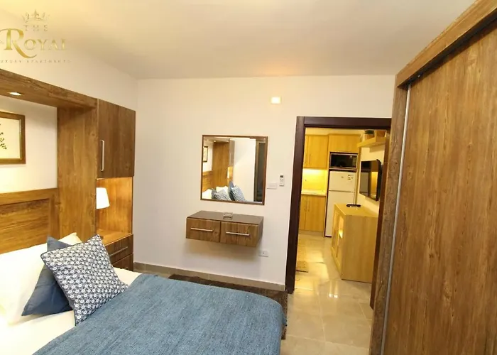 Royal Luxury Apartments & Studios